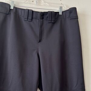 Mizuno women’s black active wear capri pants size. XXL